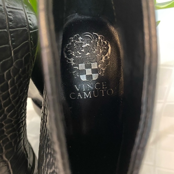 Vince Camuto Crock Embossed,Leather Ankle VFront boots,Zipper, 3.5”heels,Size 7M - Picture 6 of 17